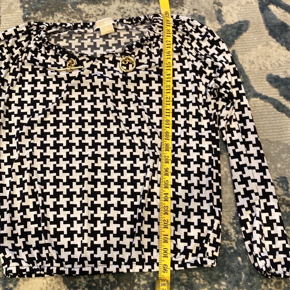 Micheal Kors blouse - Picture 8 of 10
